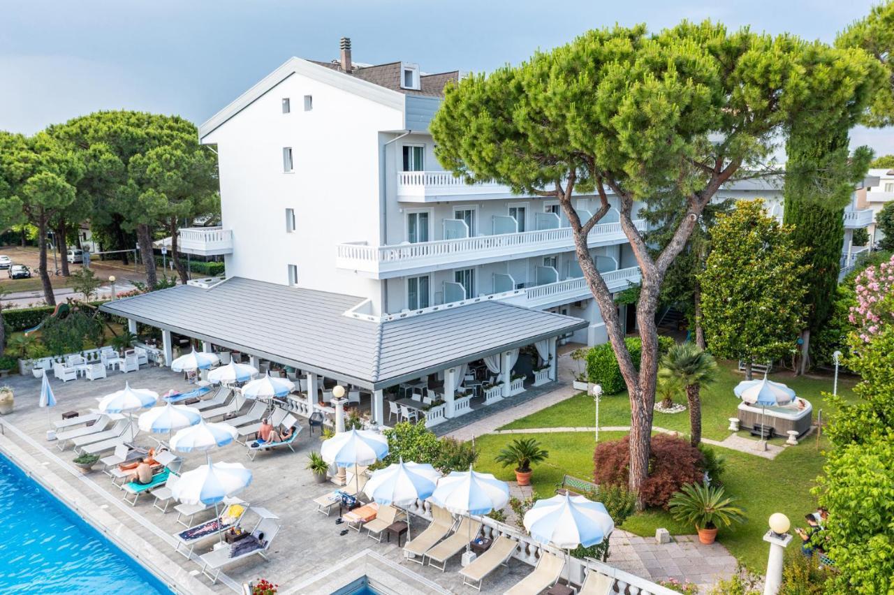 Hotel Al Cigno Lignano Sabbiadoro Exterior foto