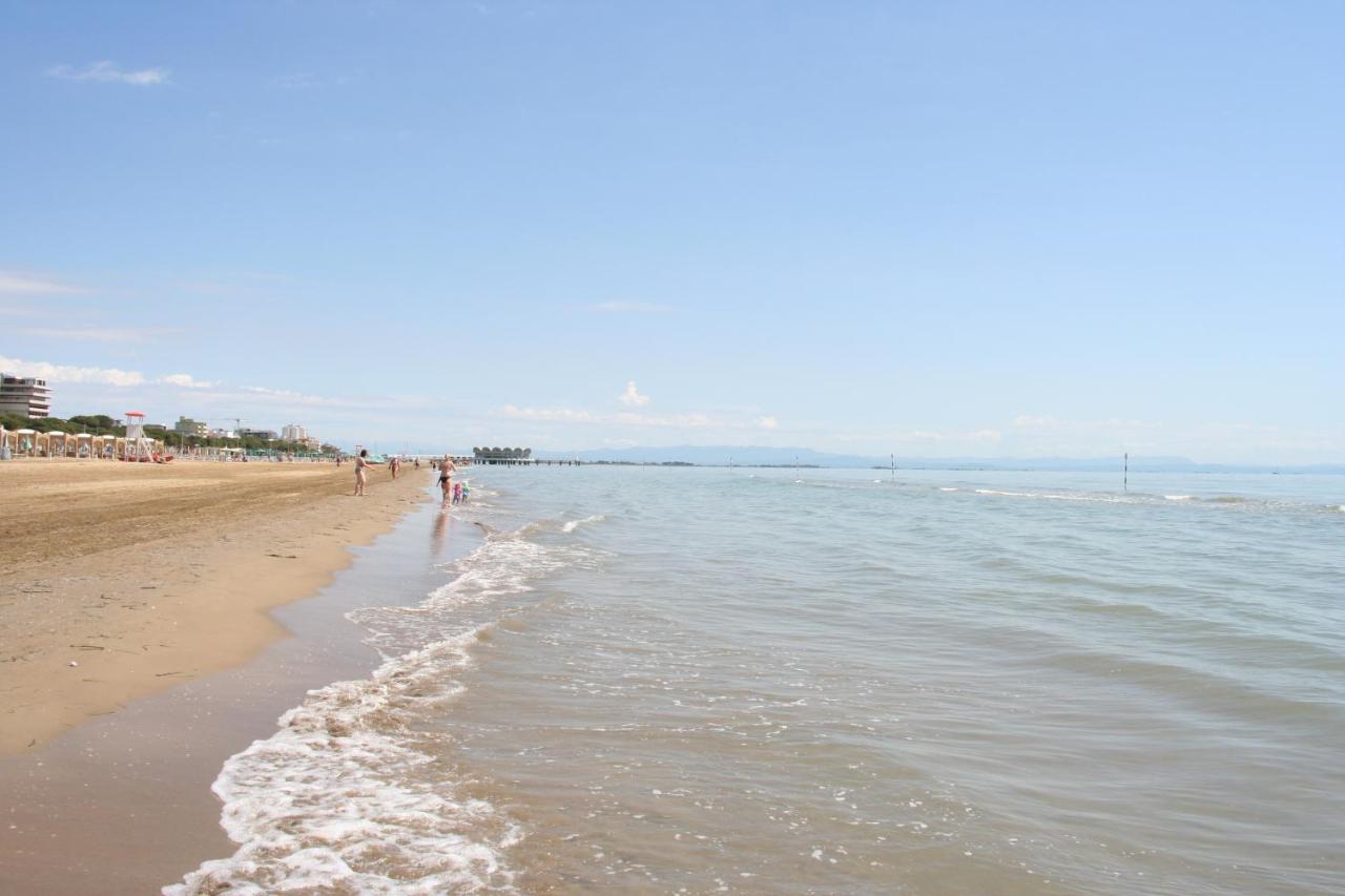 Hotel Al Cigno Lignano Sabbiadoro Exterior foto